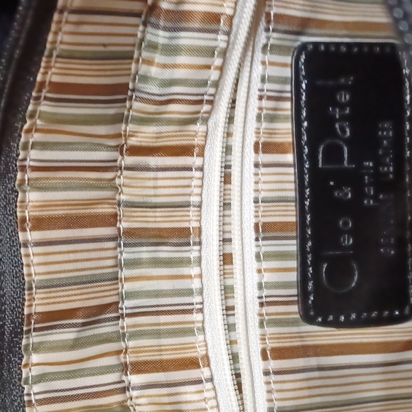 Cleo & Patel Vintage Zig Zag Shoulderbag in Black Leather & Patent Leather - Picture 3 of 7